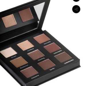 REALHER eyeshadow palette
